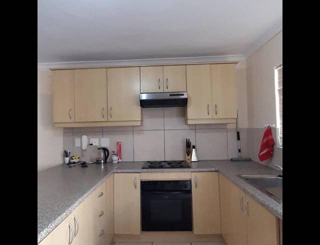 1 BEDROOM PROPERTY TO RENT IN WYNBERG